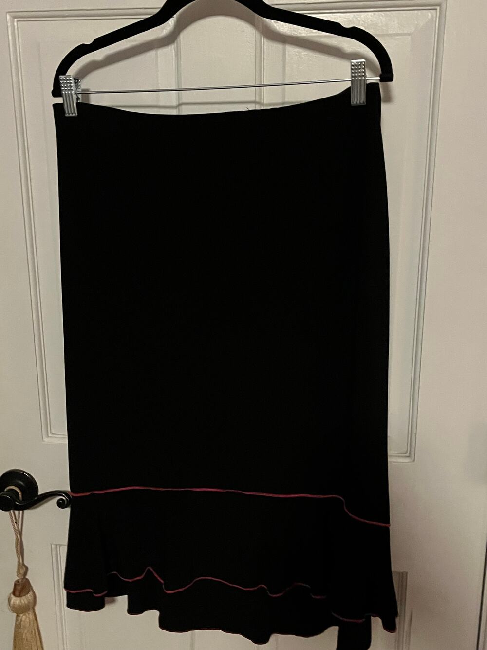 Susan Lawrence XL Black Knit Pull-On Skirt Pink Trim Flounce Hem